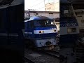 ef210 121号機 八王子駅で汽笛を鳴らす瞬間