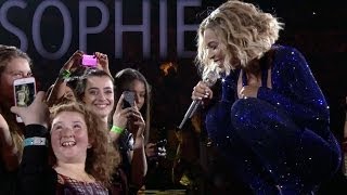 The Mrs. Carter Show: Beyoncé Sings to a Special Guest in Perth
