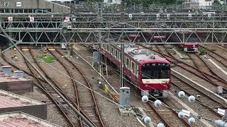 京急線4両編成99S快速佐倉行き1000形804〜801編成が金沢文庫検車区に停車中！【令和4年5月21日土曜日】