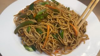 Street Style Veg Hakka Noodles Recipe | Vegetarian Hakka Noodles 🍝😋