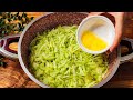 Just pour the eggs over the zucchini! A very tasty and incredibly quick breakfast recipe!ASMR