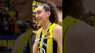 BREANNA STEWART EUROLEAGUE ŞAMPİYONU FENERBAHÇE ALAGÖZ HOLDİNG İN MVP YILDIZI TARAFTARLA BULUŞTU.