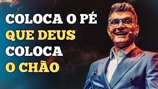 COLOCA O PÉ, QUE DEUS COLOCA O CHÃO | Tiago Brunet 2025