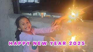 HAPPY NEW YEAR, SELAMAT TAHUN BARU 2025 ! 🥳 , RAYNA DIRUMAH AJA SAMBIL BAKAR KEMBANG API