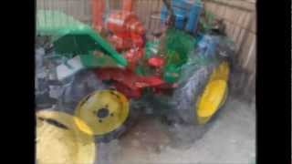 Tractoras Ferrari cu freza.mp4