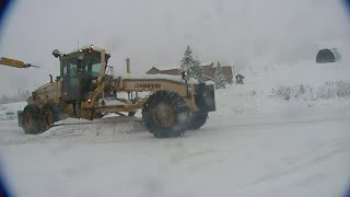 Don't drive over the mountain passes if you can avoid it, Washington transportation department says