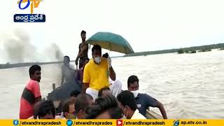 Palakollu MLA Nimmala Ramanaidu Narrow Escape | After Boat Stuck in Floods @ Chinchinada