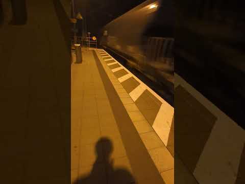 BR155 Mit Güterzug Durchfahrt Bahnhof Fangschleuse Bei Nacht # ...