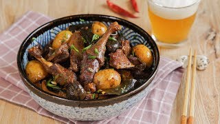 [Eng Sub]Duck stew with beer 中秋家宴压轴菜，有肉有菜还有海鲜的啤酒鸭 【曼食慢语】 *4K