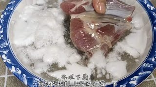 开箱测评，新买的果蔬清洗机，第一次用，洗完猪肉上面全是泡沫