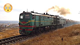 Тепловоз 2ТЭ10Л-2077А/792А Классный и редкий момент! Бессарабка & Locomotive 2TE10L-2077A/792A [CFM]