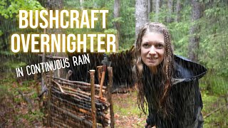 🌲Solo Women Bushcraft🔥 Camp construction in continuous rain🦊 Overnight stay in the shelter 🌳