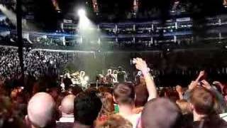 Foo Fighters live at O2 Arena London 2007: '39 WITH QUEEN!