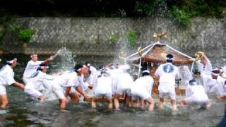 秩父川瀬祭2009　神輿洗い