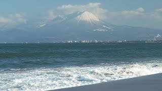 4K 自然音 綺麗な雪山と波の音 Beautiful mountains and the sound of the waves.