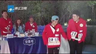 三位女嘉宾共同选择鹿晗当旅伴，鹿晗得知后，竟激动到和陈赫尬舞