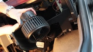 VW Multivan T5 2.5 TDI /výměna ventilátoru topení a pylového filtru kabiny