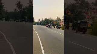 ඔන්න එනවා ඒ ඩබල .🤪#tuktuk #stunt #short_video_status