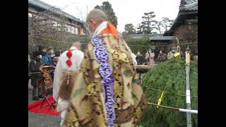 法住寺の節分会。斎場に山伏が整列する-2022年2月3日