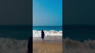 ஆளில்லா ஒரு கடற்கரையில் நான் கடலின் குரலை தேடி..! #shorts #ocean