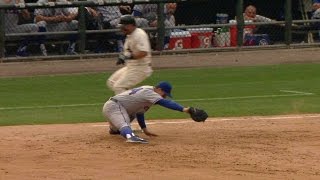 CHC@CWS: Russell throws out runner as Rizzo stretches