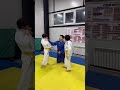 judo kumi kata техника захватов. Срыв захвата с подёргиванием соперника за собой. ortus.kz