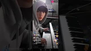 181126 CHANYEOL playing his songs and singing EVERGLOW LIVE on Instagram