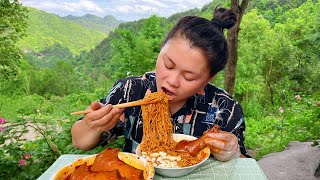 女子住在深山農村，天氣越來越熱了，看她幹完活做啥好吃的 Today's pig tail is so delicious