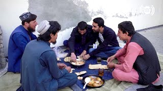 Shorba at breakfast with banana sellers in Taimani /شوربا در چای صبح با کیله فروشان، تایمنی