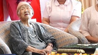 「死ぬ気がせん」１１６歳田中さんにオセロケーキ贈呈