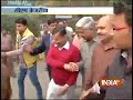 arvind kejriwal meets commoners at kaushambi india tv