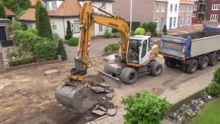 Oostflank Wijchen deel 126 / opbreken wegdek en trottoir Oosterweg (2)