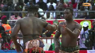 Combat Tapha Mbeur vs Siteu Bou Ngor en qualité Full HD - Reportage Tapha Gueye, Lamine et Palla