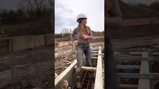 Singing girl construction #bricklayer #handwerkerin #maurer  #maurerin #girl #skills #construction