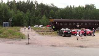 HMVY MUS 1924 passed and stops at VIERUMÄKI AS (km 0153+0836) level crossing @ Heinola, Finland