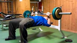 YouTube - Bench Press 5x5 70kg.flv