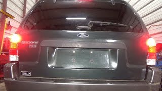 Brake/tail light bulb replacement (2001-2005 Ford Escape)