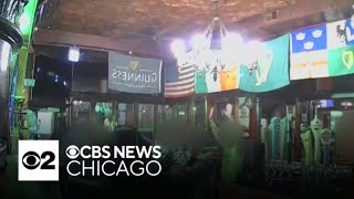 Armed robbers hold up Chicago bar as part of crime spree