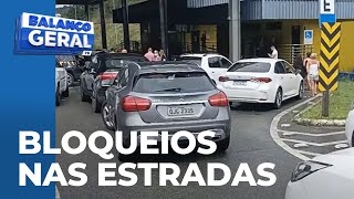 Manifestantes impedem o movimento de veículos na divisa do Paraná com Santa Catarina