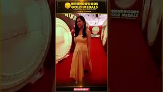 Kalyani Priyadarshan🥰😍 குனிஞ்ச தல நிமிராம  Gorgeous Entry 😀 | Behindwoods Gold Medals 8th Edition