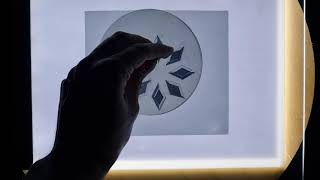 Reverse-phi spinning top