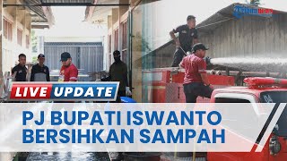 Aksi PJ Bupati Aceh Besar Bersihkan Sawah di Pasar Sibreh Selama 1 Jam, Gunakan Mobil Damkar