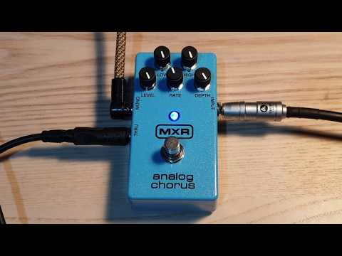 Is the MXR Analog chorus stereo?