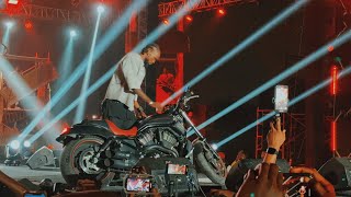 Historic: Black sherif pulled up on zaama Disco stage on a racing Motor bike🔥