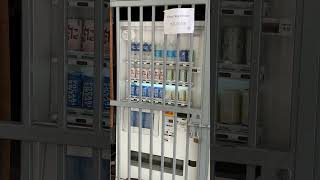 買完汽水機，怎樣拿走 汽水？why is it lock up?