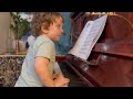 gavriil is learning beethoven s 5th symphony Разучивает 5 симфонию Бетховена