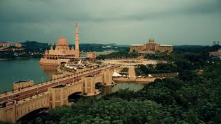 Putrajaya Day Tour with Traditional Boat Cruise