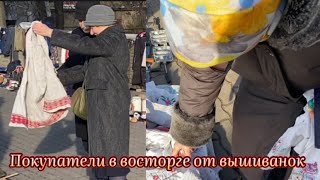 Барахолка Могилев Быховский рынок -Покупатель в восторге от вышиванок или Дикий хапун в воскресенье