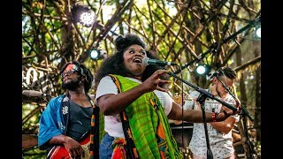 Tank and the Bangas - Dreaming-Crazy Reloaded-Quick - Woods Stage @Pickathon 2017 S05E01