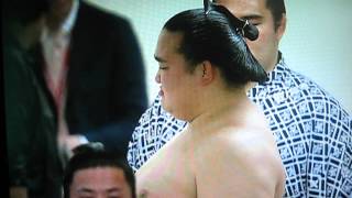 稀勢の里の付き人「竜電」。対白鵬戦2012.5.18　①